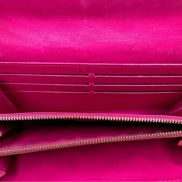 Authentic Louis Vuitton Wallet includes off brand chain - Picture 4 of 4